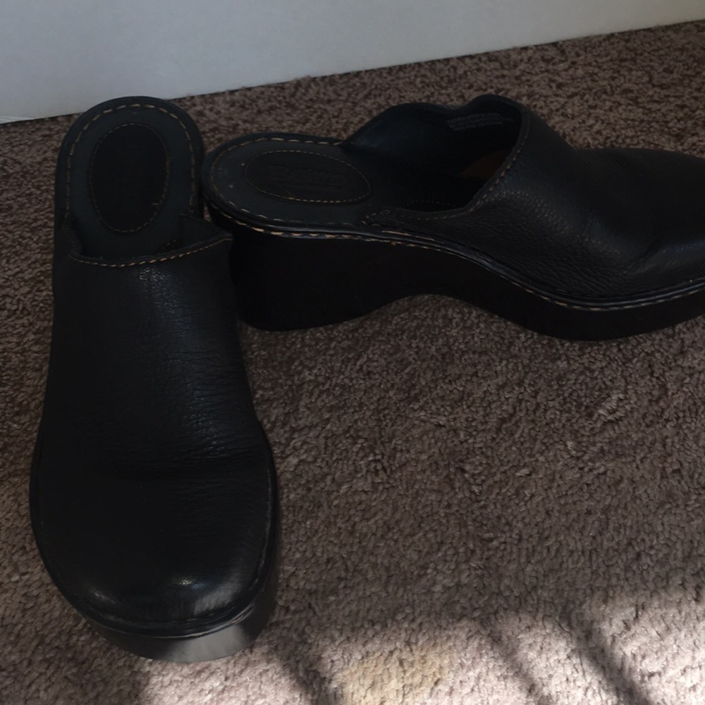 Born, size 9, genuine leather comfort clogs